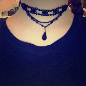 Black chocker